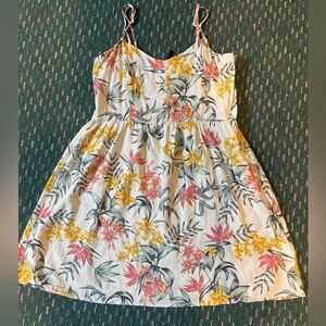 H&M floral flowy mini dress